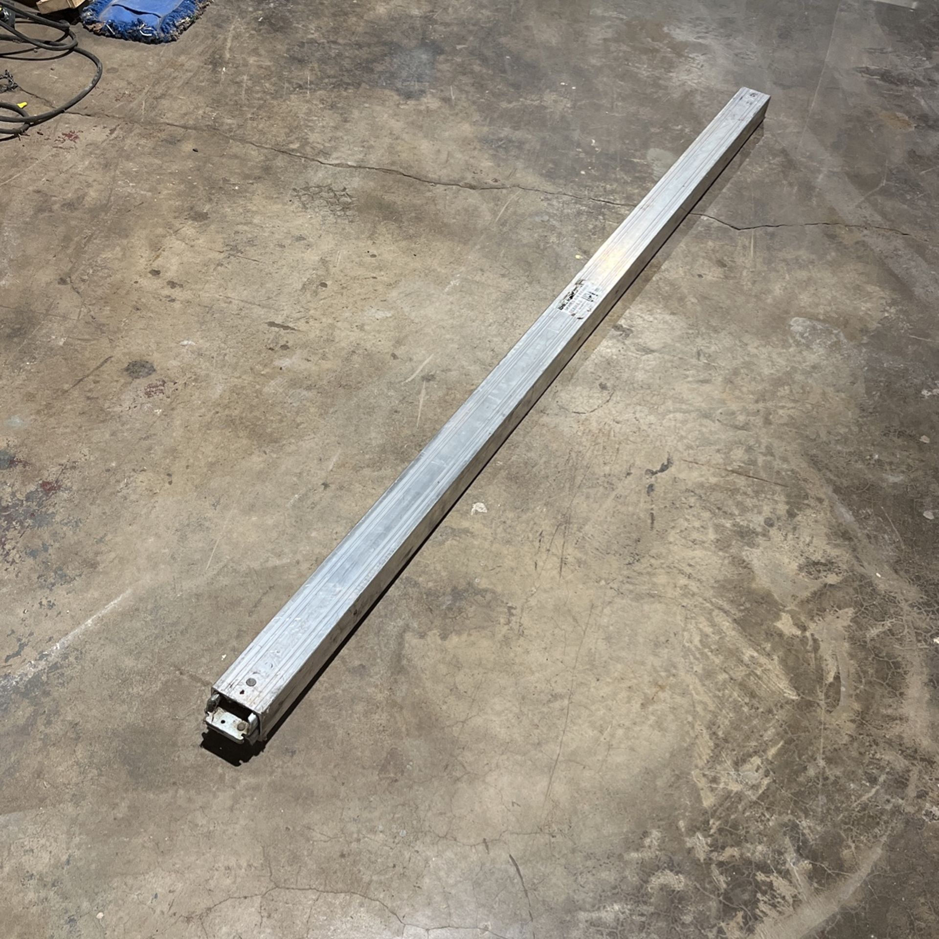 E Track Beam Load Locks