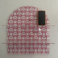 Wall shelf - happy faces 