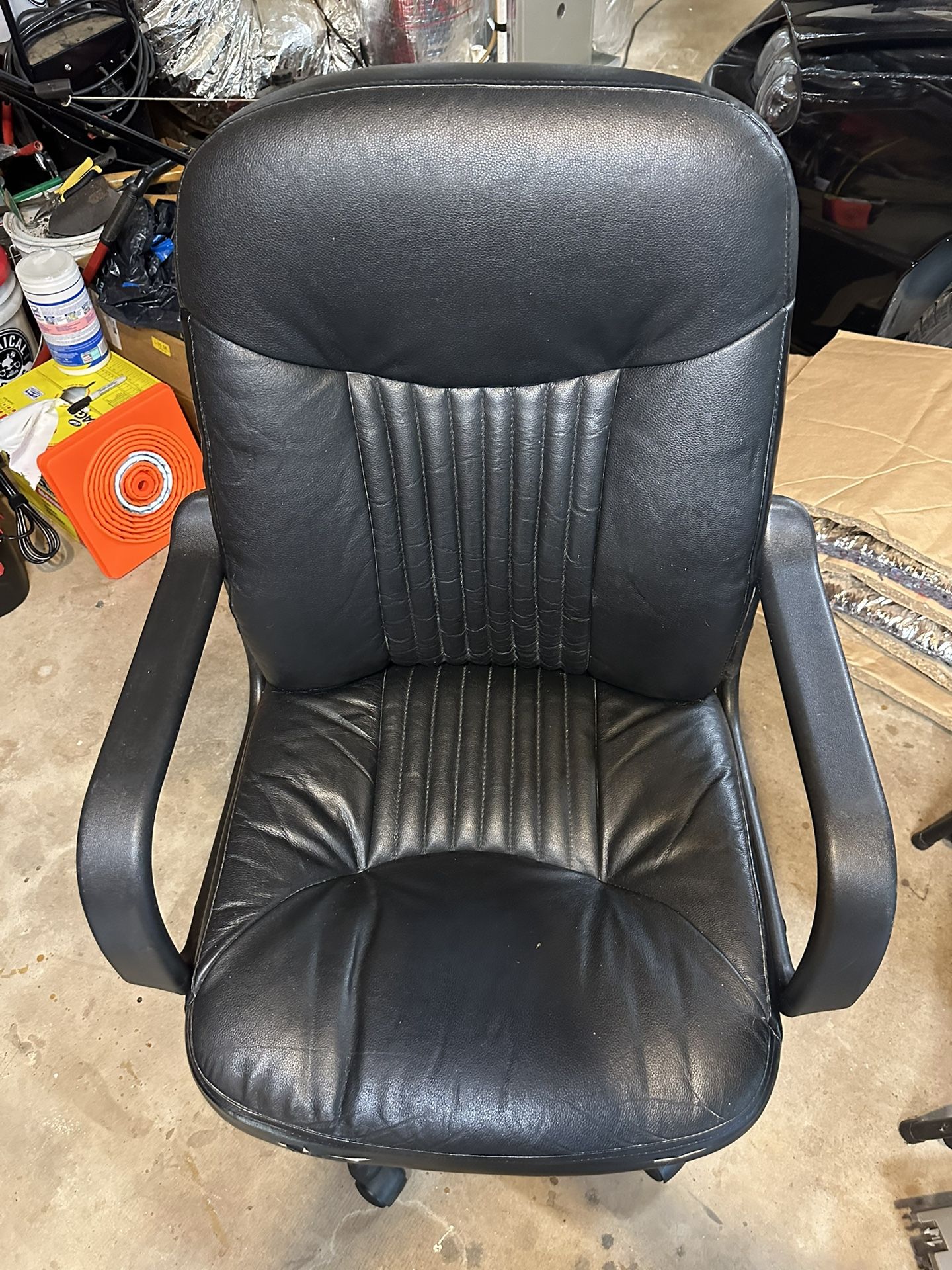 Office Chair - Rolling Swivel Black Armrests