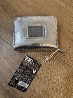 Disney Loungefly Metallic Silver Mickey Wallet – New with Tags