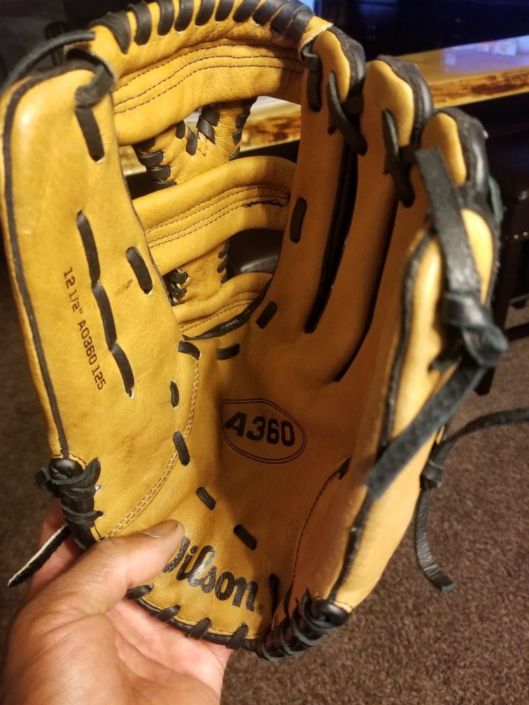 Wilson A360 baseball glove