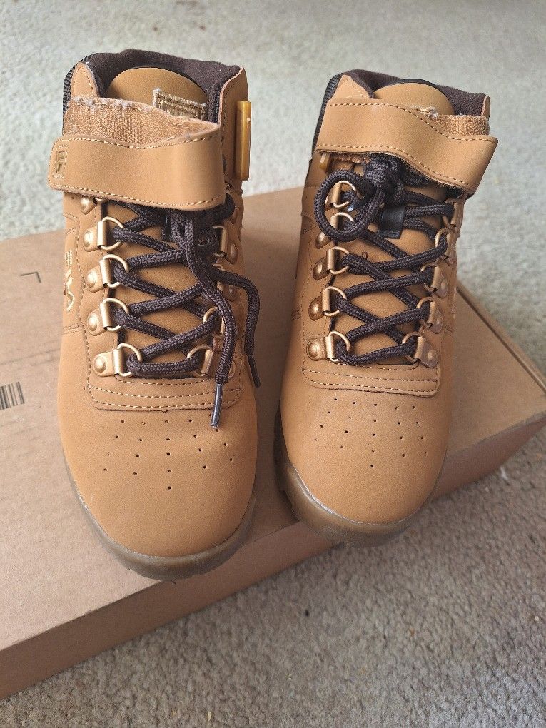 Fila Weatherteck hiking boots for boys or girls size 5.5