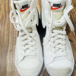 Nike Blazers Youth Size 