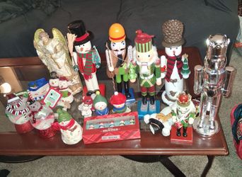 Nutcracker Christmas Snow Globes Salt Pepper Shaker Ornament Rare LOT