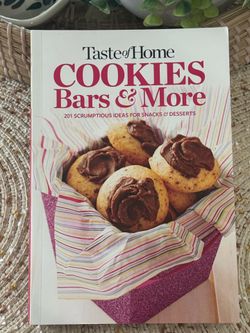 Taste of Home~Cookies Bars & More~Softcover~2015