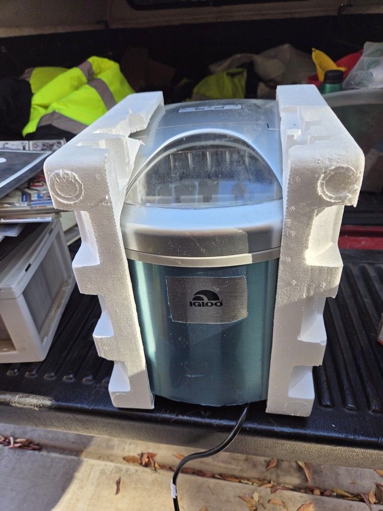 Igloo Ice Maker New