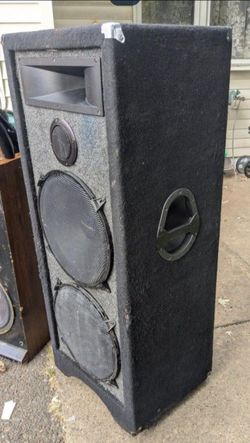 Party Box Pro studio Tower With ion1000 Watt Amp