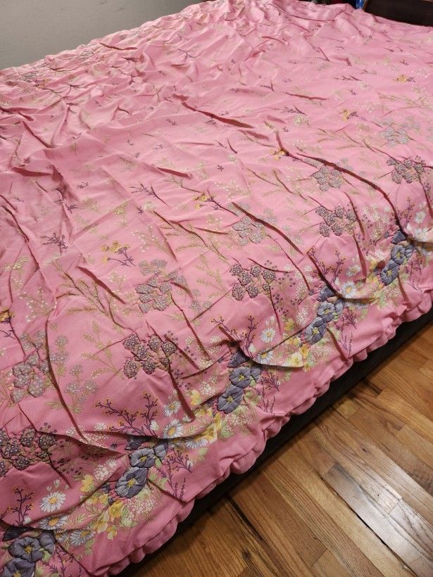 Pink/Salmon Bedspread 