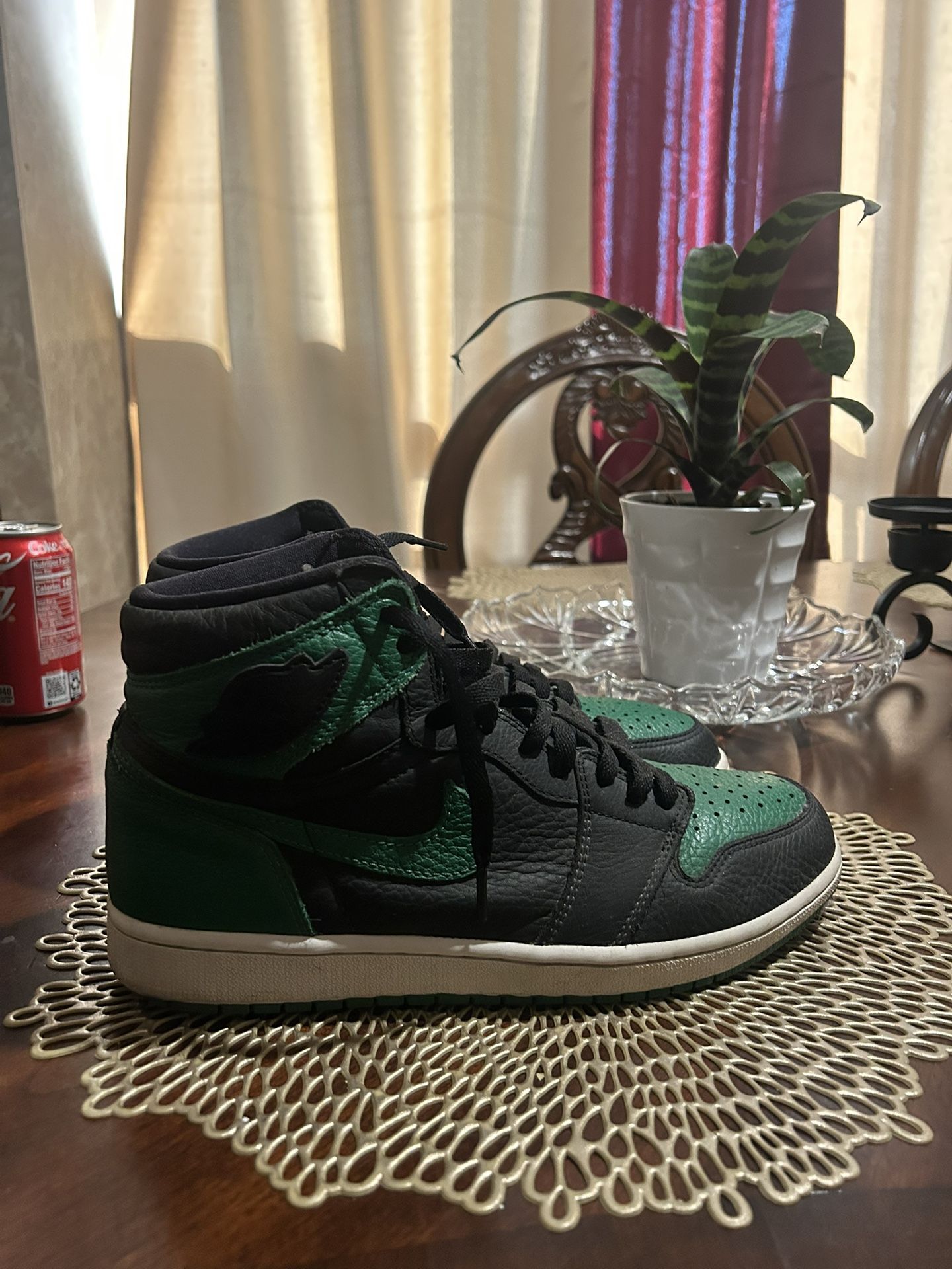 Jordan 1 Pine Green size 9.5