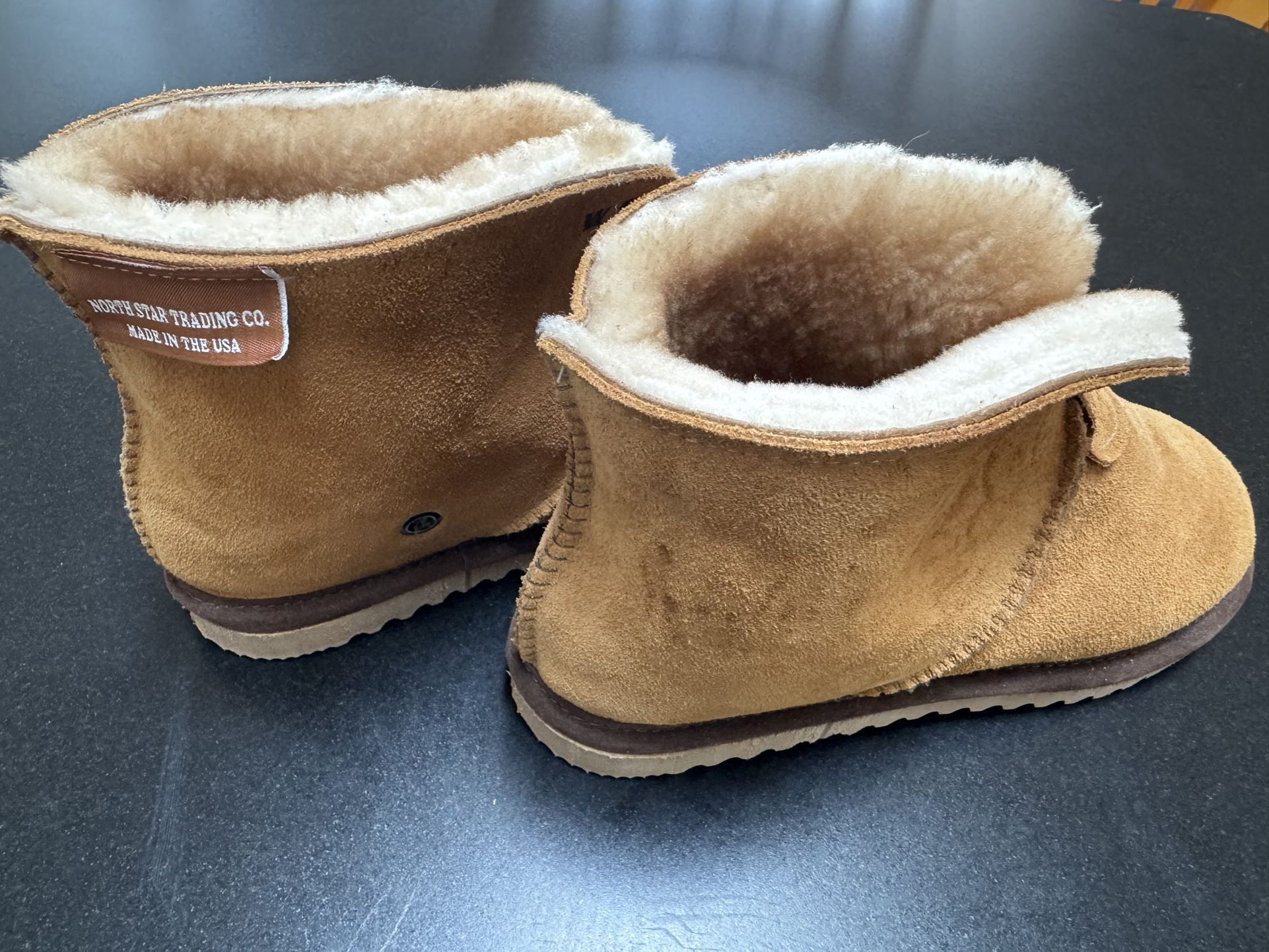 Shearling slippers, Women’s Size 9, North Star trading Co