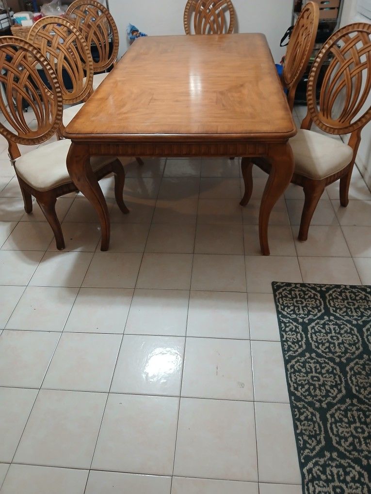 Dinning Table