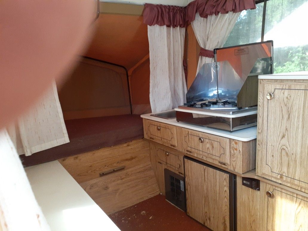 Pop up camper