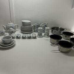 Strombecker Miniature Porcelain Tea Set Child’s Strombecker Miniature Porcelain