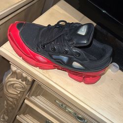 RAF Simmons Ozweego