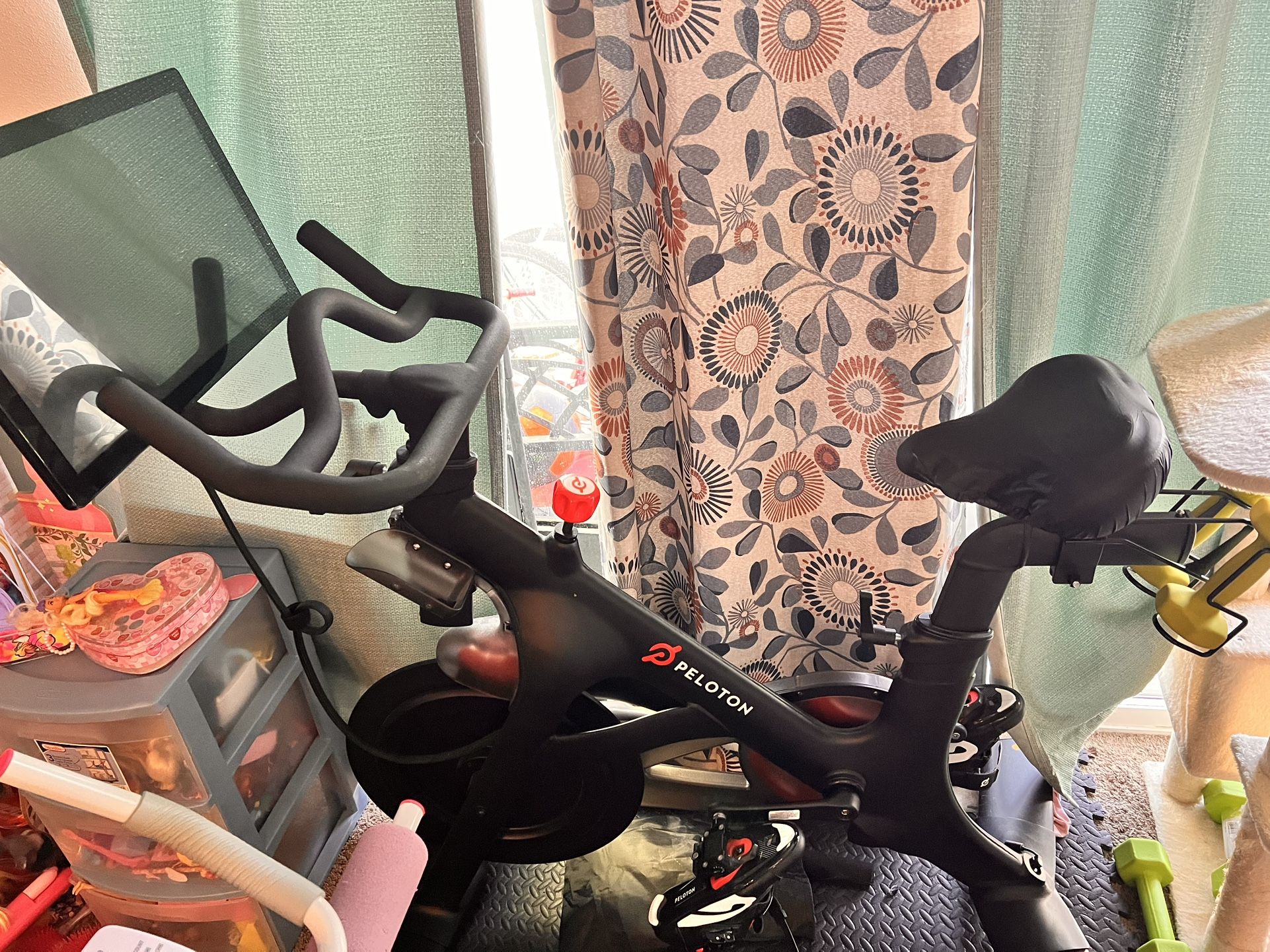 Pelton Exercise Bike Peloton Gen 2 Model