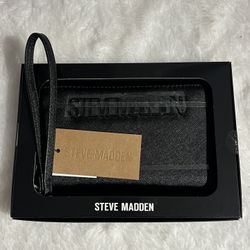 Steve Madden Wristlet 