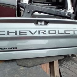 Tailgate For A 2019 To 2021 Chevrolet. Pick Up . OEM Part