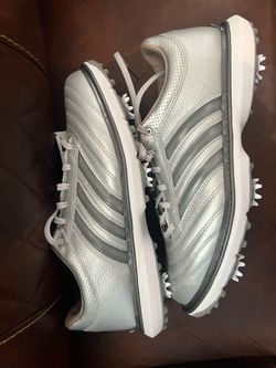 Golf shoes