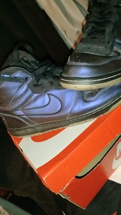 Mens Nike Size 12 High Top Shoes
