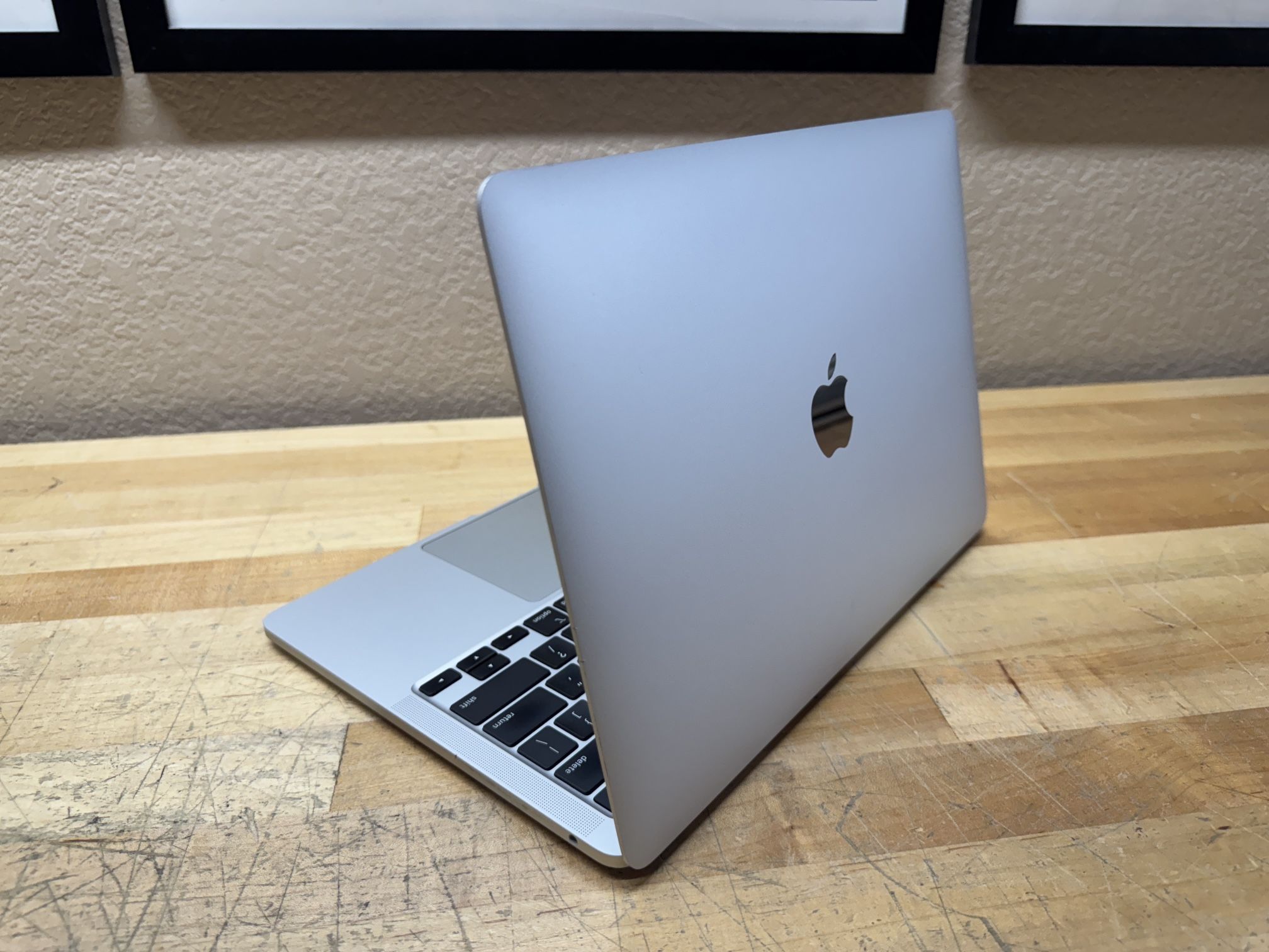 2020 MacBook Pro 13” - i5 Quad - 16GB - 256GB SSD