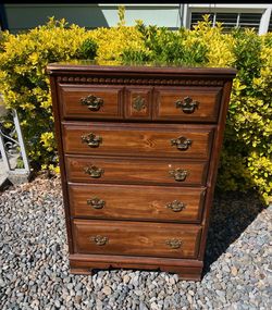 Chest of drawers