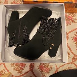Venus Womens Black Suede Booties