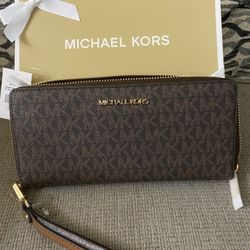 Brand New Michael Kors Wallet