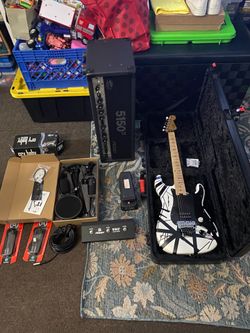 EVH Striped Series '78 Eruption White with Black Stripes Relic with accessories