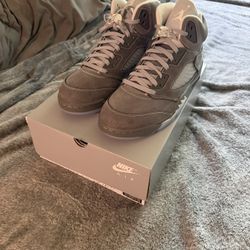 Wolf Grey Jordan 5 Brand New Size 12
