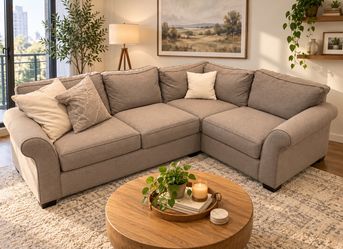 BEAUTIFUL SECTIONAL COUCH