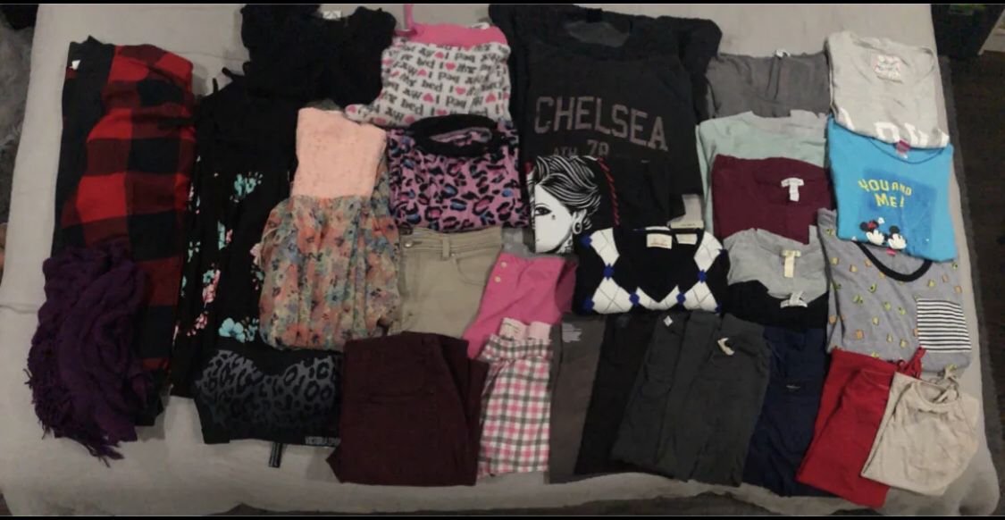 Women’s clothes bundle asking $50.00 or best offer