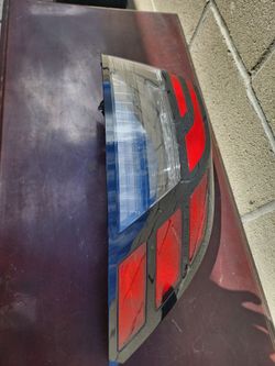 Outer LED Tail light For 2023-2025 chiped lense corner