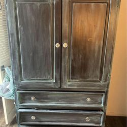 Armoire With 2 Night Stands 