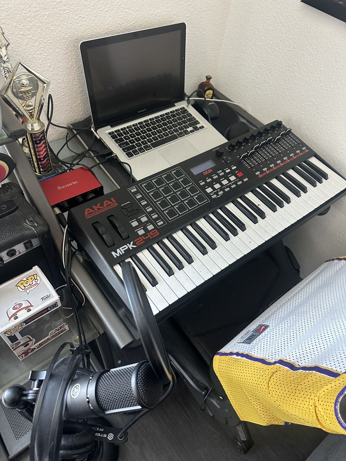 Akai MPK 249 & Focusrite Microphone Bundle