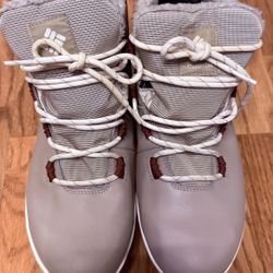 Columbia Women’s Winter Boots – Size 10 (EU 41)  💰 Price: $60 (or best offer)