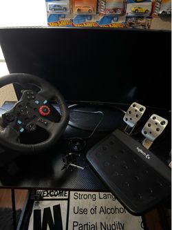 Logitech g29,monitor,desk