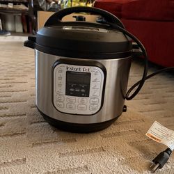 Instant Pot Duo 7-in-1 Multi-Use Programmable Pressure Cooker