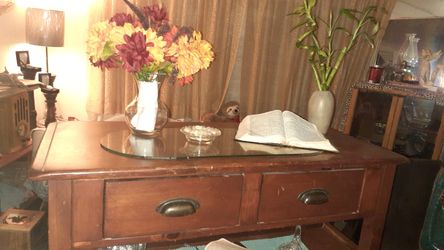Heavy 2 drawer coffee table