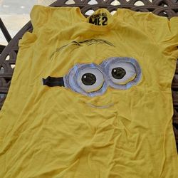 Universal Studios Despicable Me Tshirt Size M/L