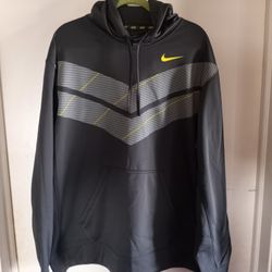 Nike Men’s XXL Therma-FIT Hoodie Pullover