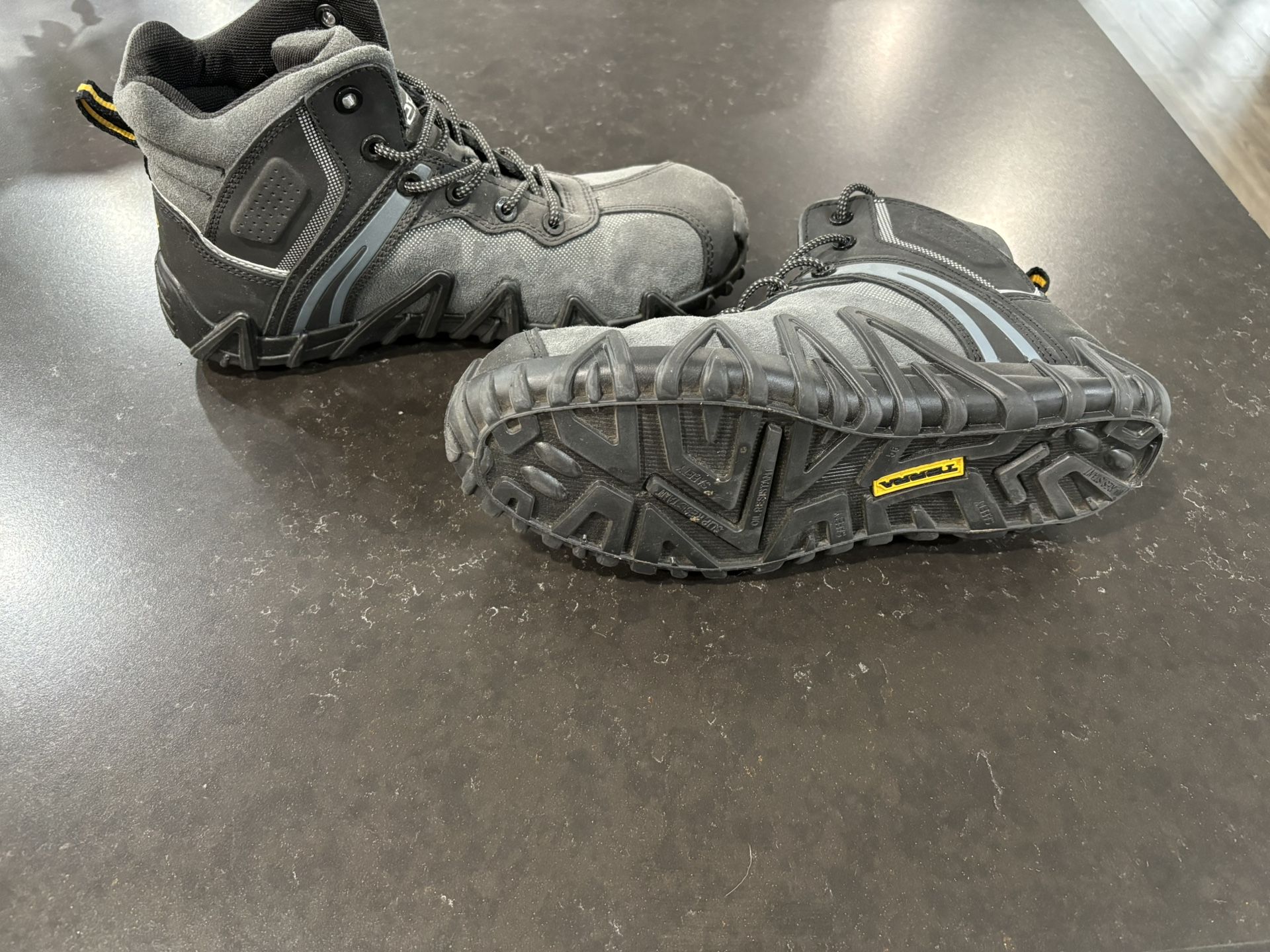 Steel Toe Work Boots(Terra Men’s Venom Mid)