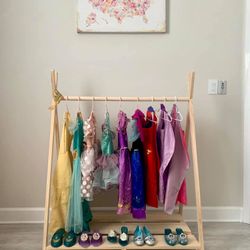 Kid’s Wooden Rack