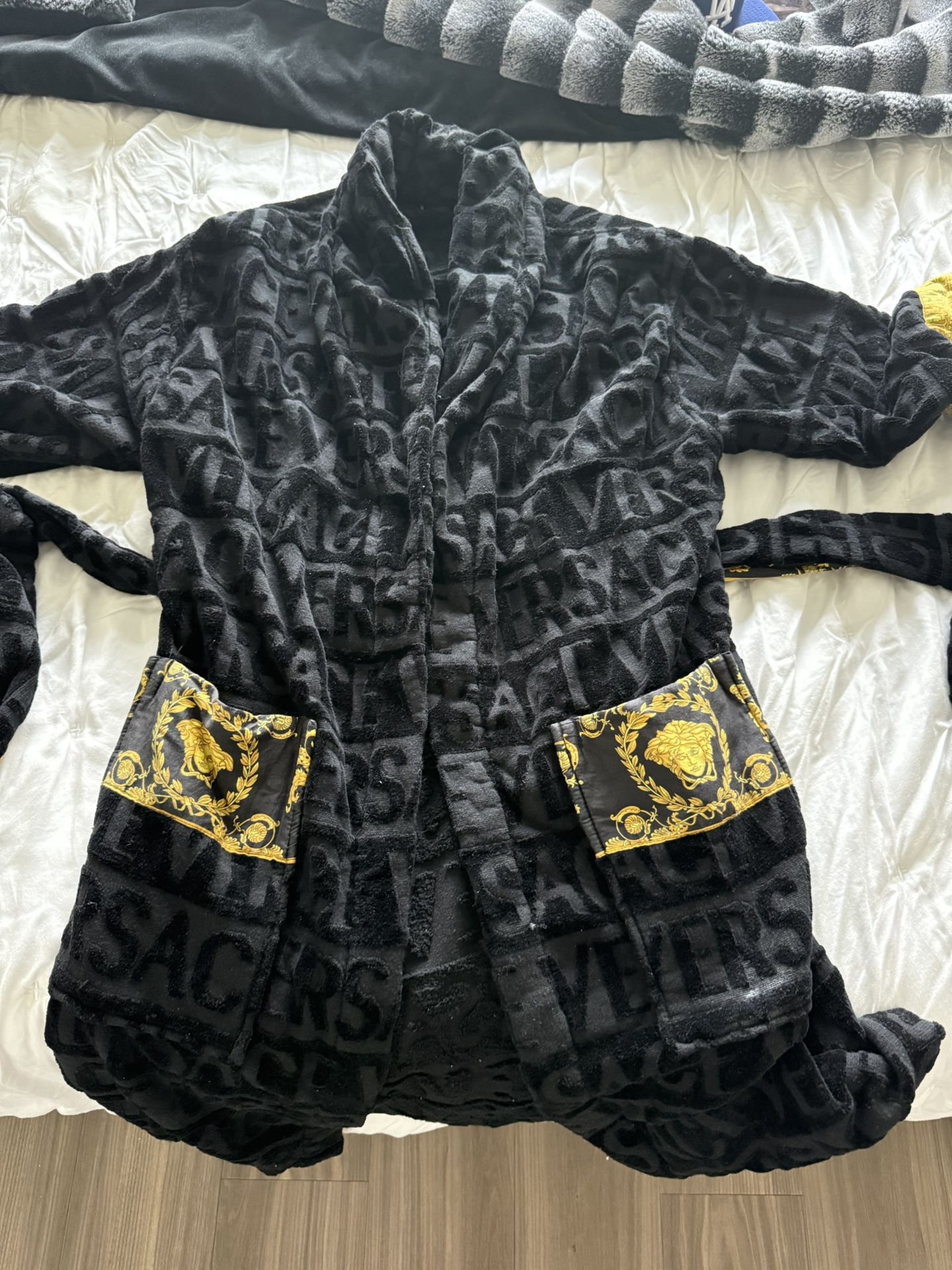 Black And Gold Versace Robe Size Small Dont Want It No Mor