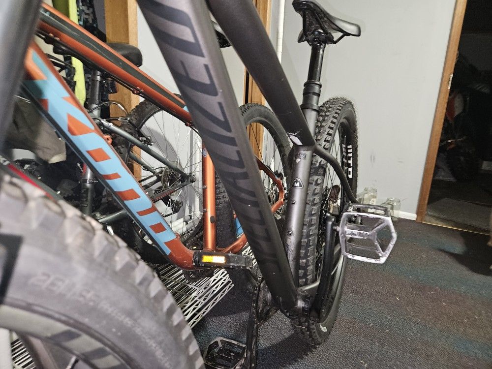 Specialized Fuze Sport 27.5 2022 Medium