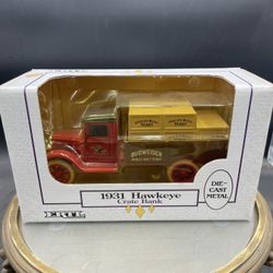 ERTL 1931 Hawkeye Crate Bank Budweiser Barley Malt Syrup Die-Cast Metal 1:34 LN