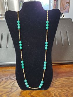 VINTAGE GREEN CALCITE NECKLACE