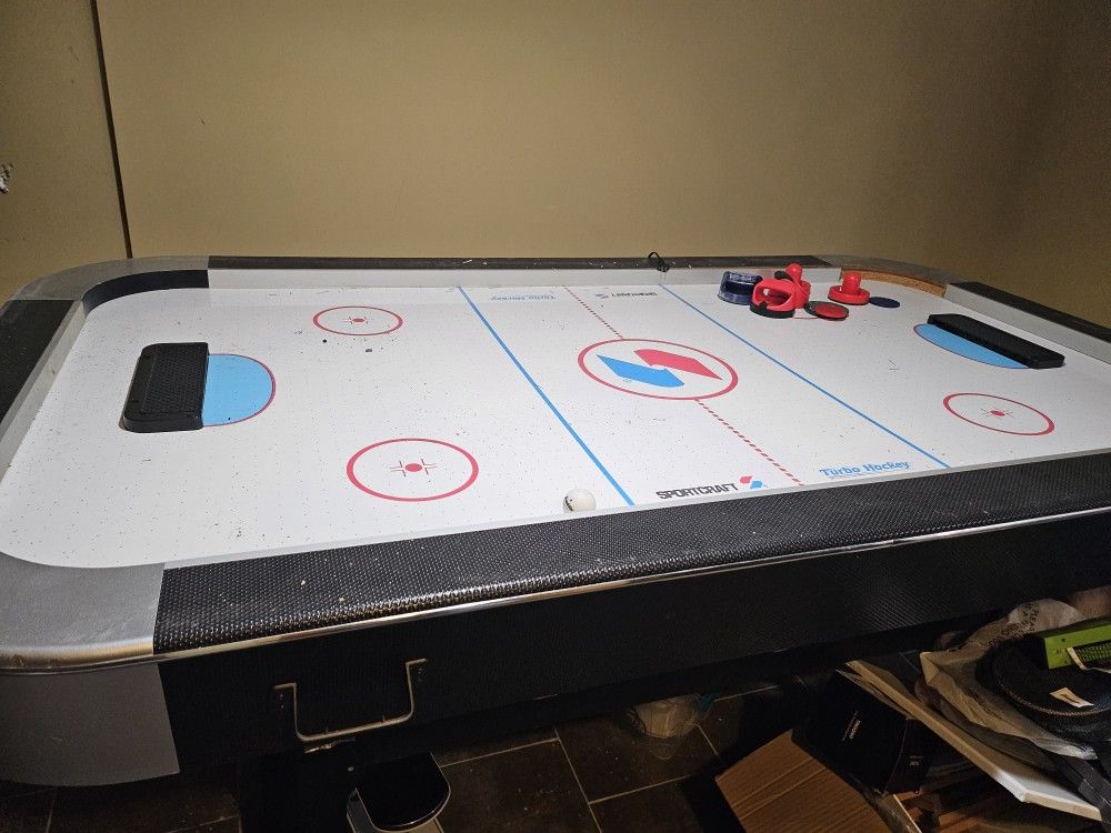 Air Hockey Table