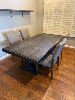 Ashley furniture strumfeld Dining table w/ 4 chairs