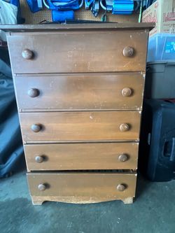 Brown 5 drawer dresser