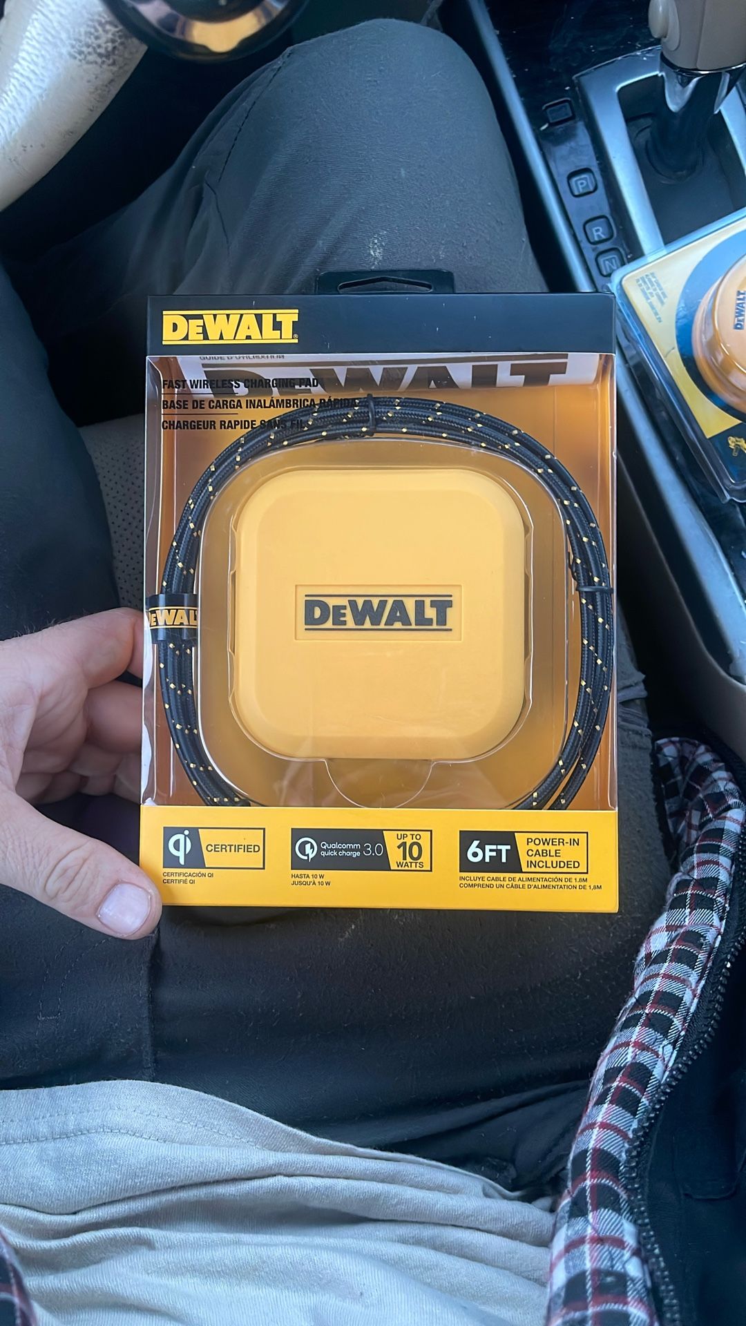 ($30 obo) DeWALT LIGHTNING WIRELESS CHARGER ($30 OBO)
